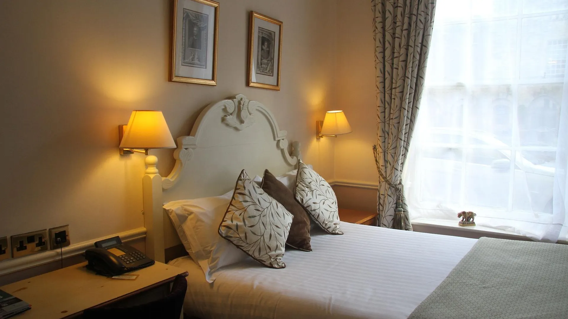 Hazlewood Castle & Spa Tadcaster Hotell
