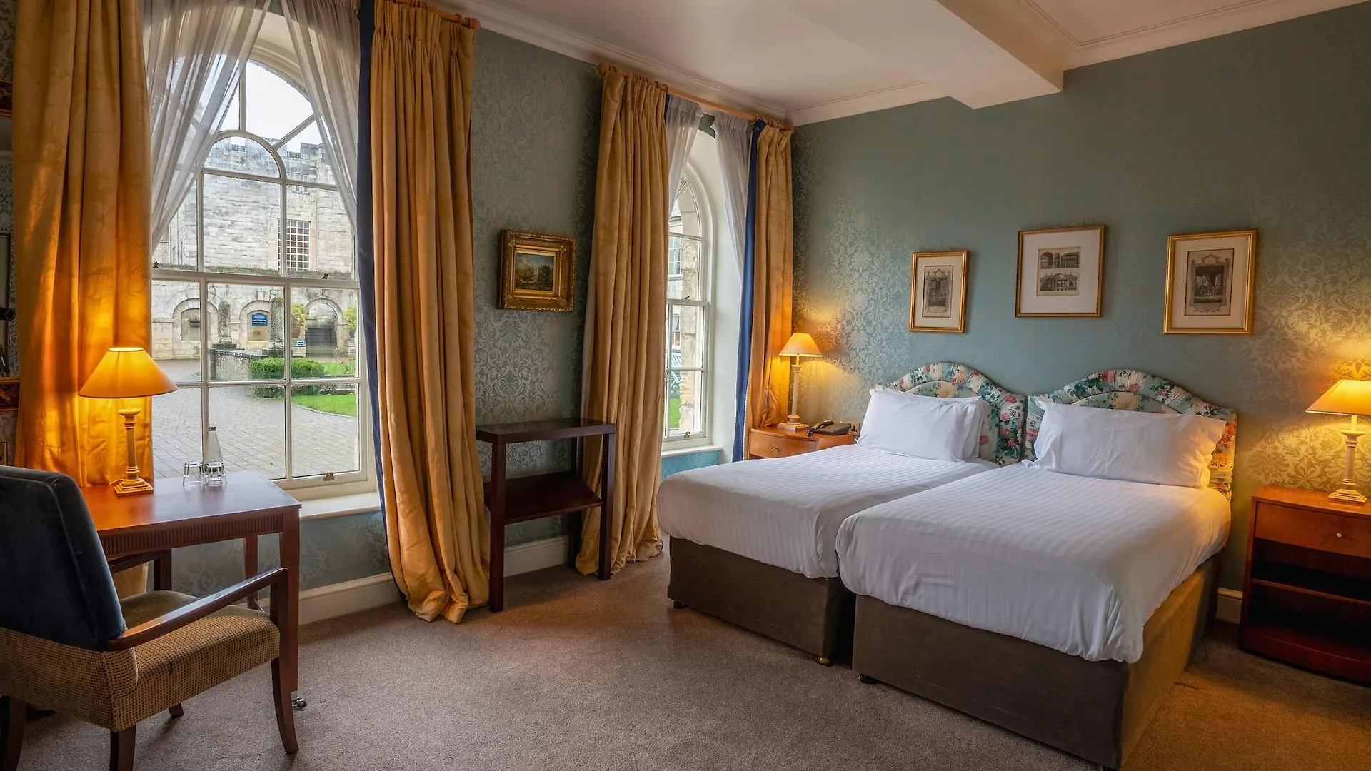 Hazlewood Castle & Spa Tadcaster Hotell