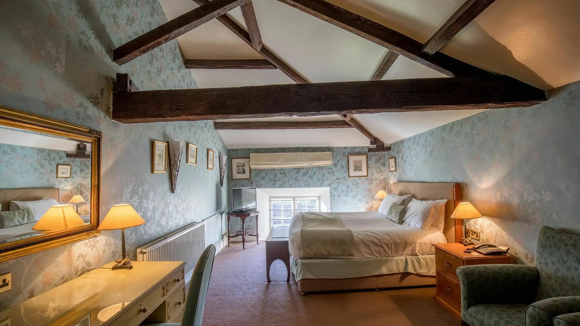 **** Hotell Hazlewood Castle & Spa Tadcaster Storbritannien